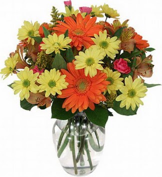  Adana çiçek siparişi hediye sevgilime hediye çiçek  vazo içerisinde karışık mevsim çiçekleri