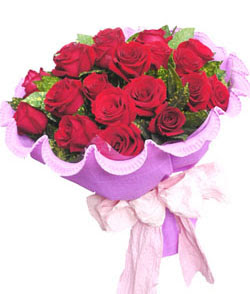 12 adet kırmızı gülden görsel buket  Adana çiçek gönder çiçekçi mağazası 