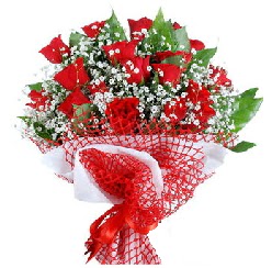 11 kırmızı gülden buket  Adana çiçek siparişi 14 şubat sevgililer günü çiçek 