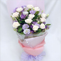  Adana çiçek gönder internetten çiçek satışı  BEYAZ GÜLLER VE KIR ÇIÇEKLERIS BUKETI