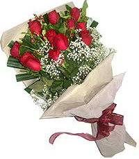 11 adet kirmizi güllerden özel buket  Adana çiçek siparişi internetten çiçek siparişi 