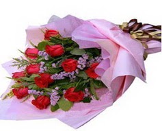 11 adet kirmizi güllerden görsel buket  Adana çiçek yolla çiçek gönderme sitemiz güvenlidir 