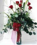  Adana çiçek gönder çiçek siparişi sitesi  7 adet gül özel bir tanzim
